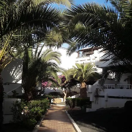 Sunny self-catering apartment Costa Teguise, Lanzarote, Spain Esterno foto