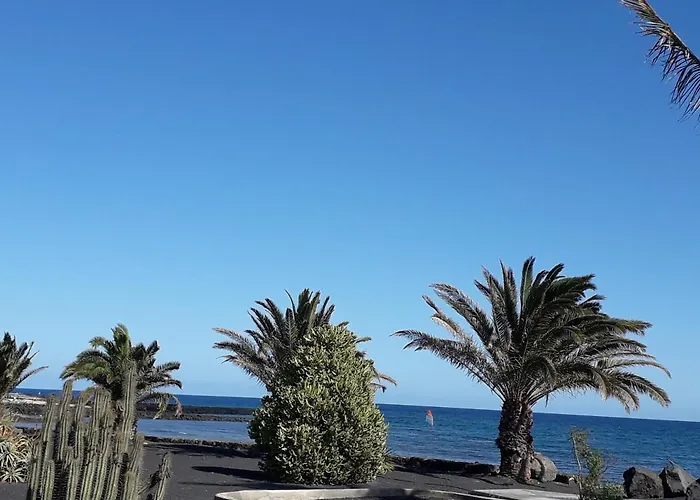 Sunny Self-Catering Apartment Costa Teguise, Lanzarote, Spain