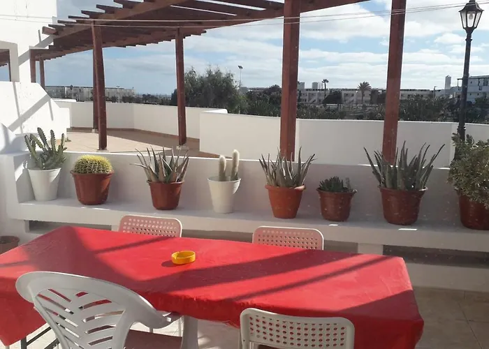 Sunny Self-Catering Apartment Costa Teguise, Lanzarote, Spain